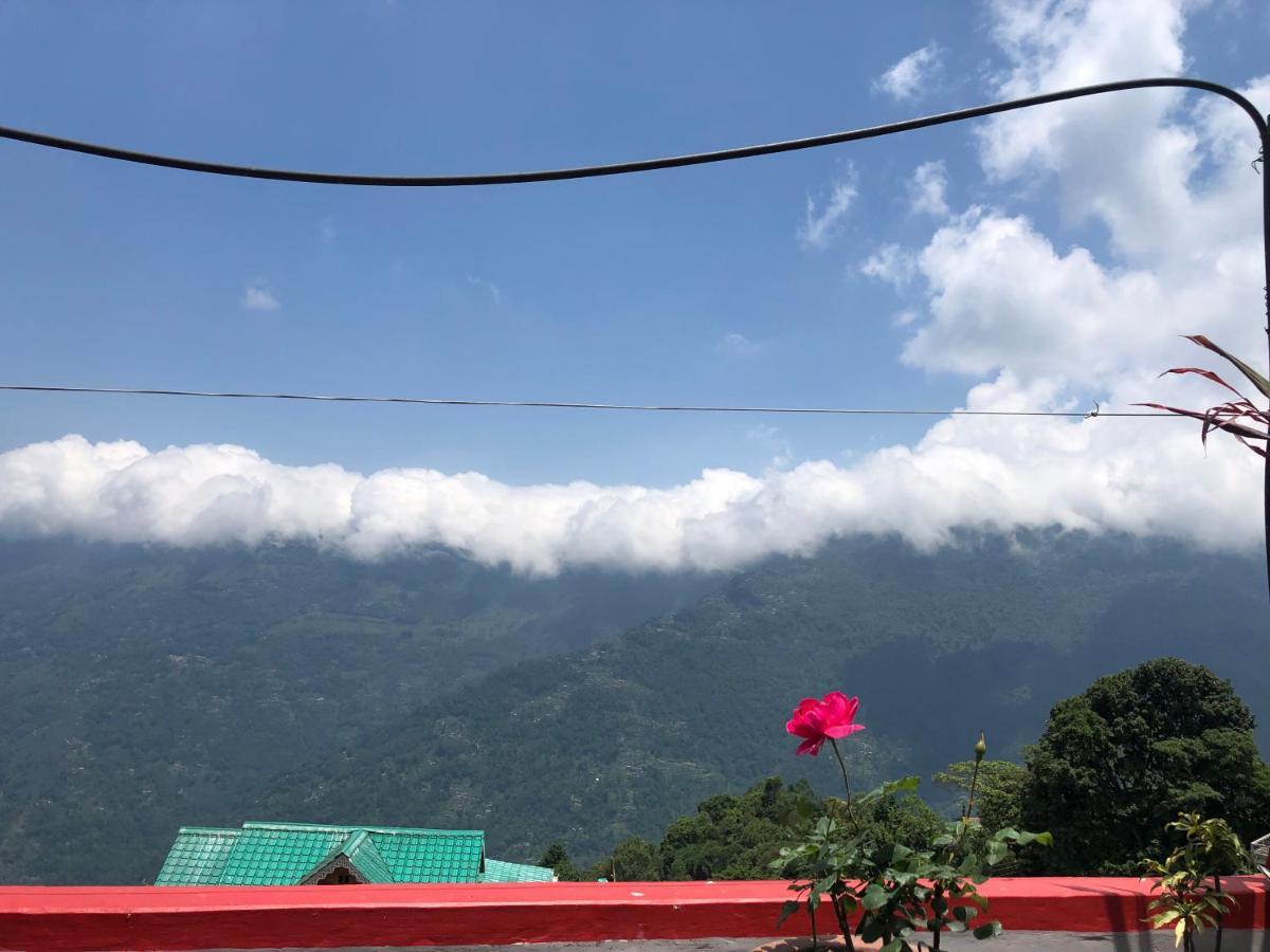 Raibas Homestay Дарджилинг Экстерьер фото